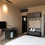 Posh 5*