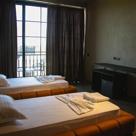 Posh Hotel 5*