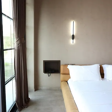 Posh Szálloda 5*
