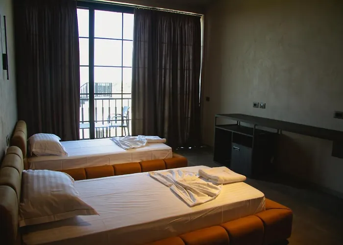 Posh Hotel 5*