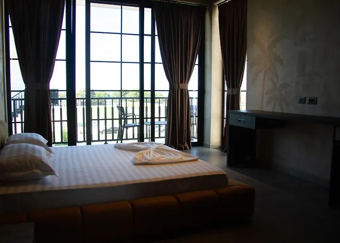 Hotel Posh 5*