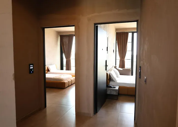 Hotel Posh