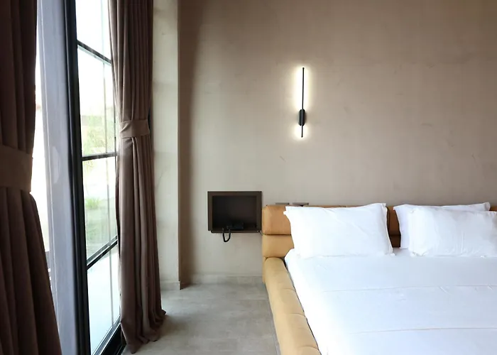 Posh Hotel 5*