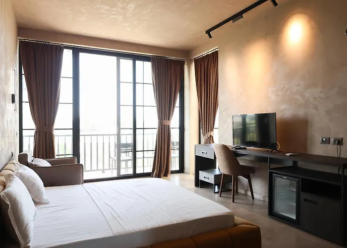 Posh Hotel 5*