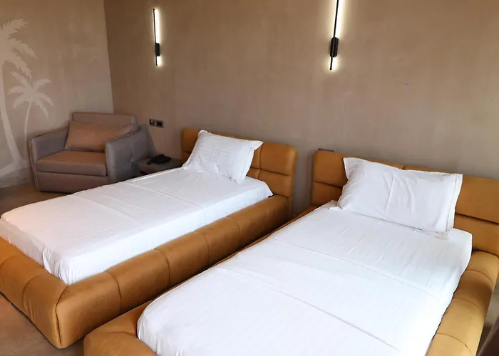 Posh Hotel 5*