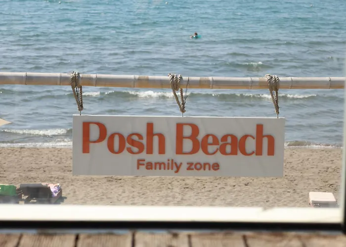 Posh ホテル