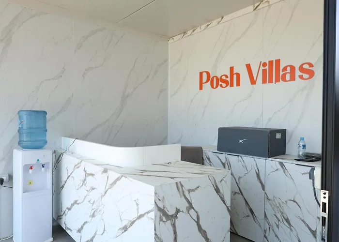 Posh ホテル